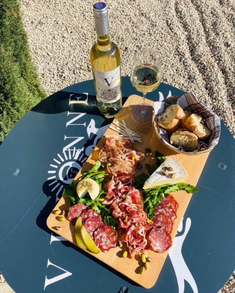 Louer une salle dans un domaine viticole pour anniversaire pas cher et ambiance champêtre à Sanary-sur-Mer en Provence