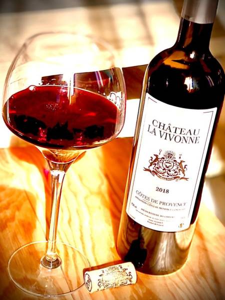 Œnotourisme à Cassis : dégustation de vins et visite au Château La Vivonne