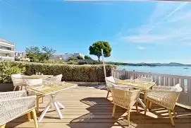 Saveurs méditerranéennes et vue imprenable sur la baie de La Ciotat Restaurant Hotel Plage Saint Jean