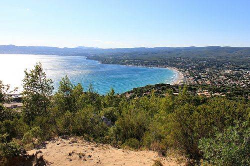 Une Invitation à la Dolce Vita Saint-Cyr-sur-Mer La Plage des Lecques et ses 